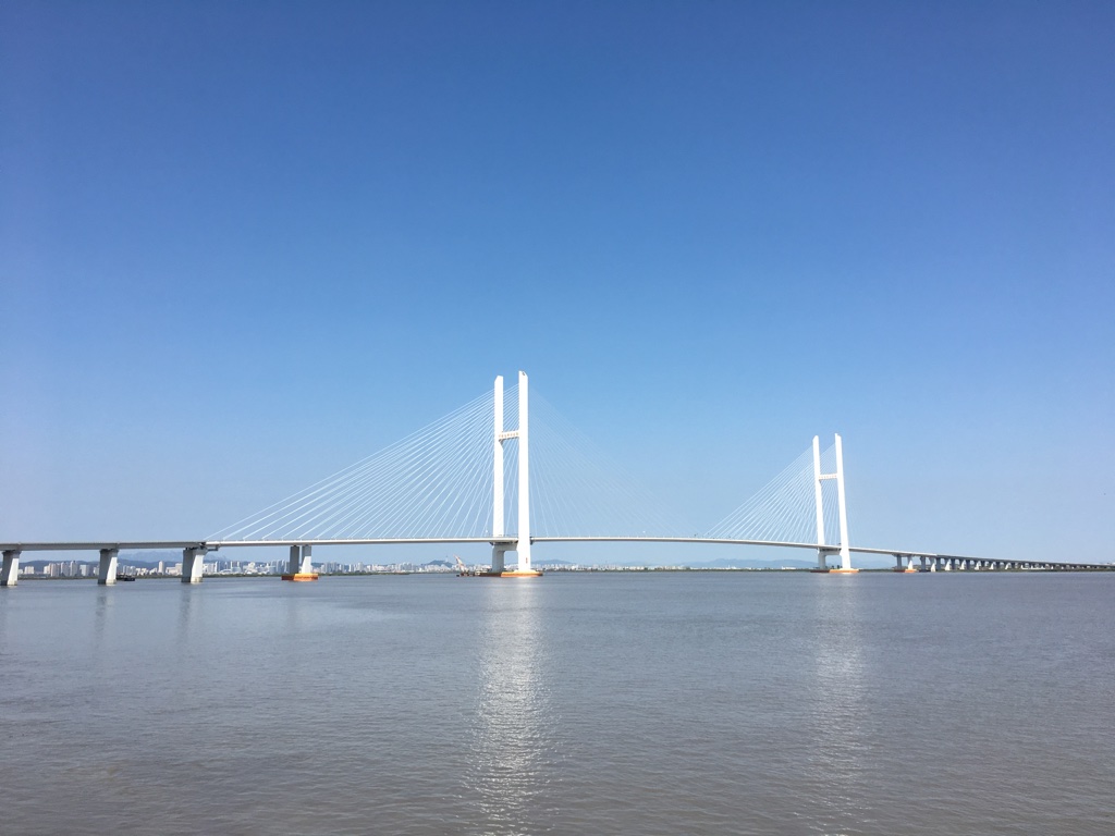 中朝鸭绿江界河公路大桥项目